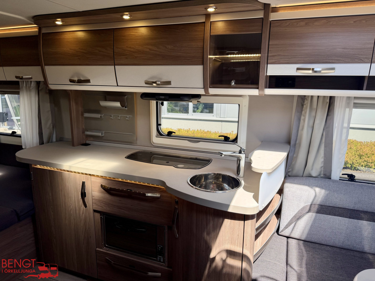 Knaus Südwind 580 UF Scandinavien Selection Fransk säng ALDE, bild 14 av 23