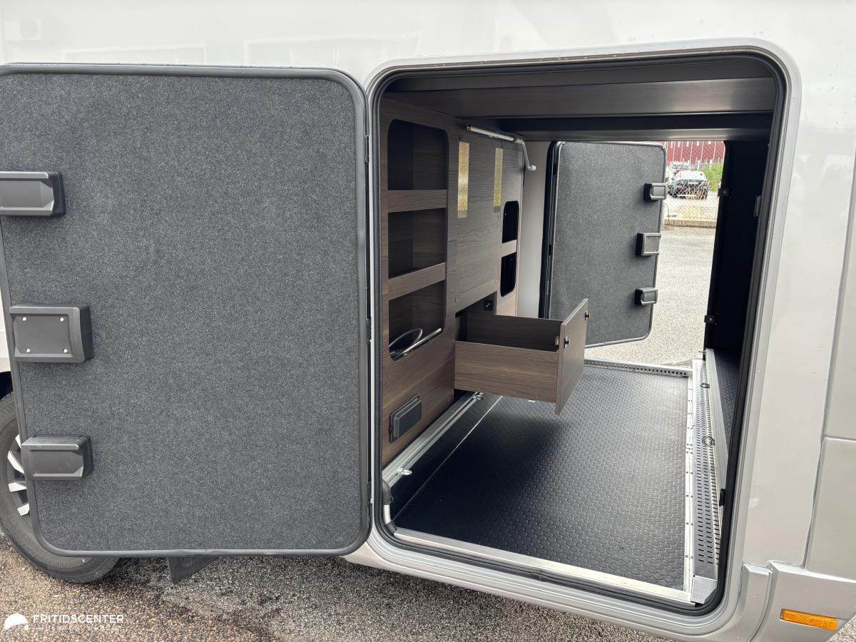 Adria Supersonic 780 SL / Lithium / Solcell / Truma AC, bild 13 av 39