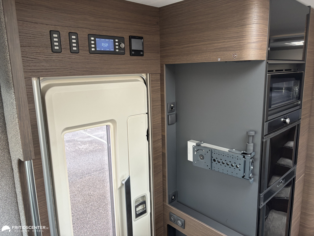 Adria Supersonic 780 SL / Lithium / Solcell / Truma AC, bild 19 av 39