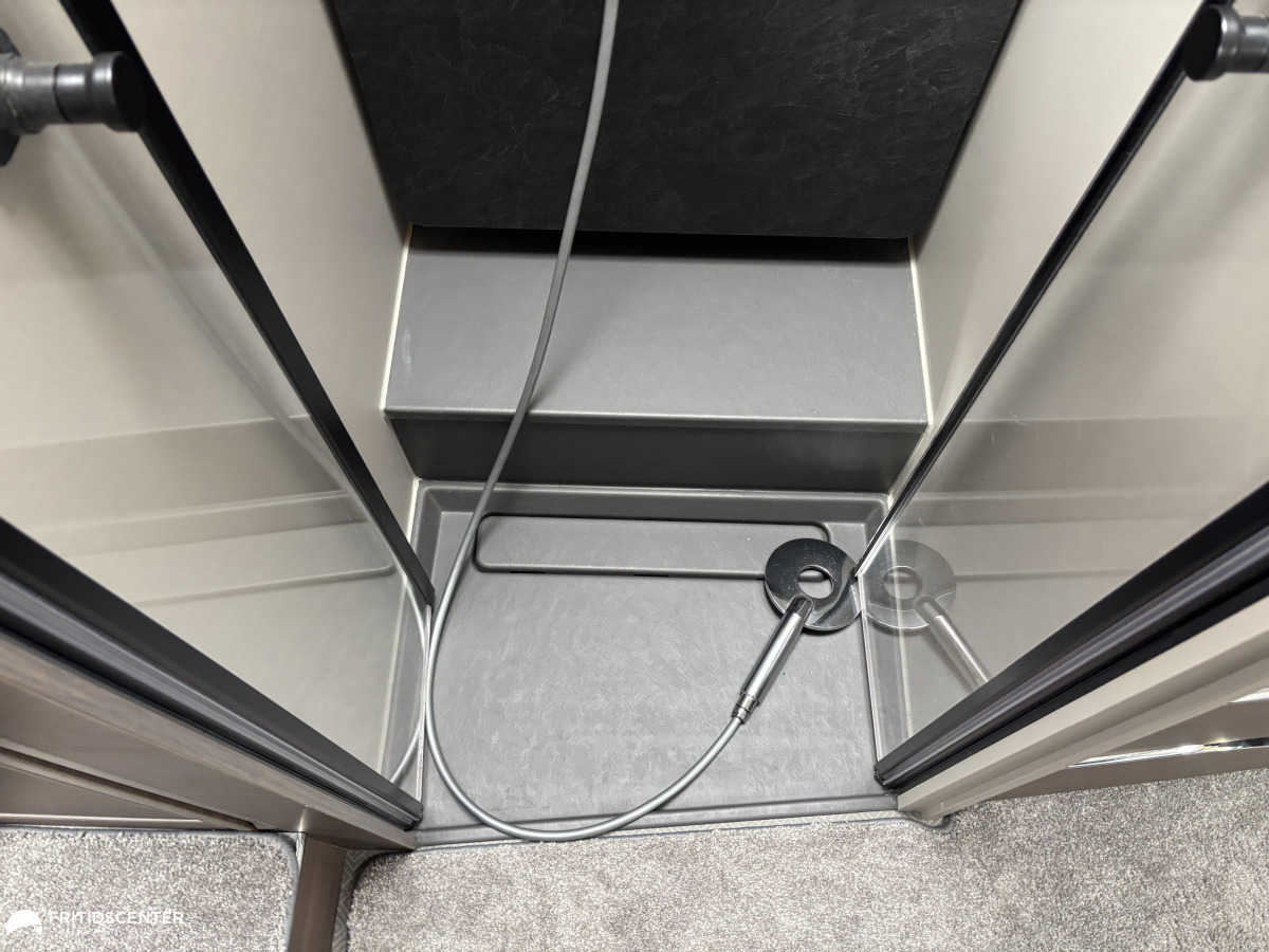 Adria Supersonic 780 SL / Lithium / Solcell / Truma AC, bild 23 av 39
