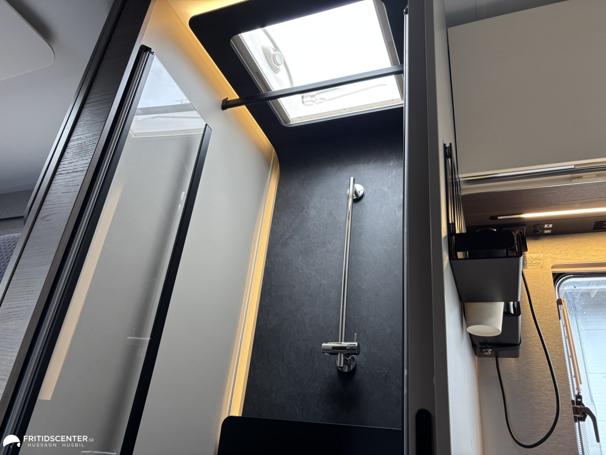 Adria Supersonic 780 SL / Lithium / Solcell / Truma AC, bild 24 av 39