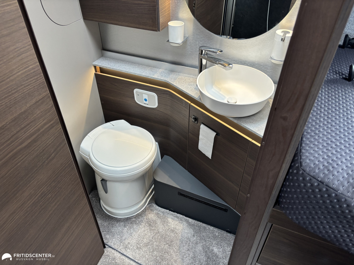 Adria Supersonic 780 SL / Lithium / Solcell / Truma AC, bild 25 av 39