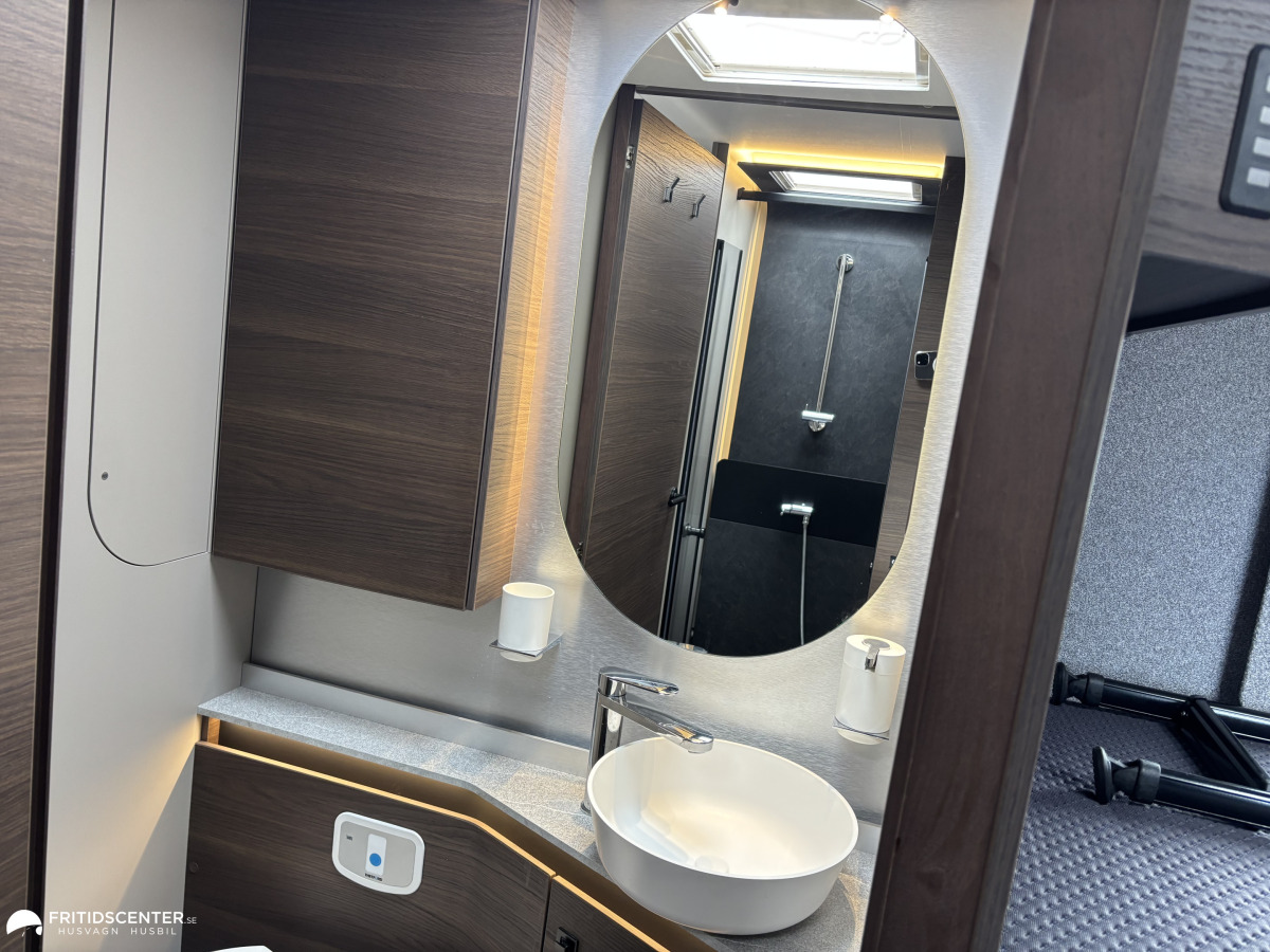 Adria Supersonic 780 SL / Lithium / Solcell / Truma AC, bild 26 av 39