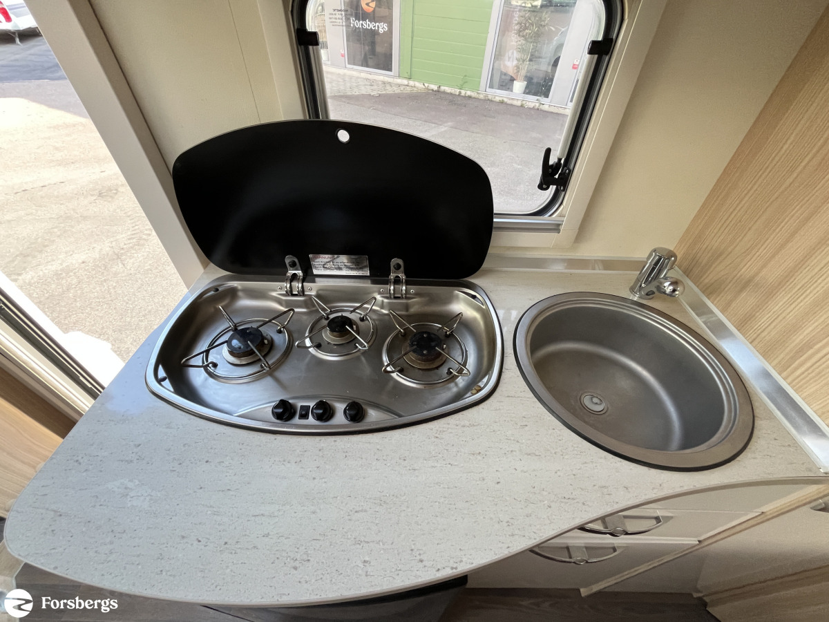 Bürstner T 569 Smidig liten husbil under 6m, bild 16 av 27