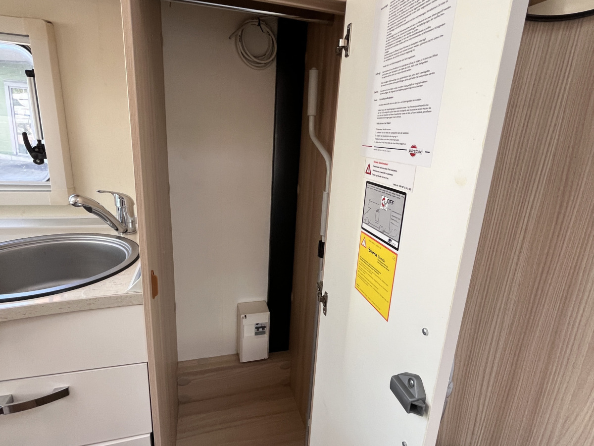 Bürstner T 569 Smidig liten husbil under 6m, bild 17 av 27
