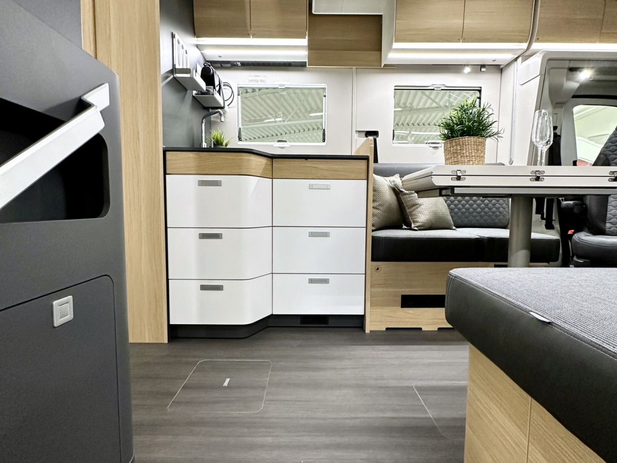 Adria MATRIX PLUS 670 DL Face to Face, bild 7 av 19