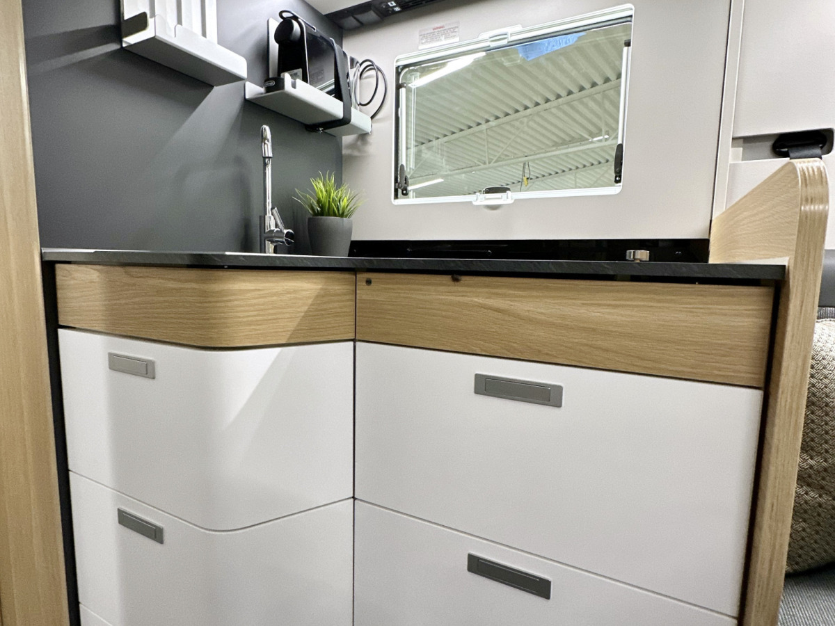 Adria MATRIX PLUS 670 DL Face to Face, bild 10 av 19