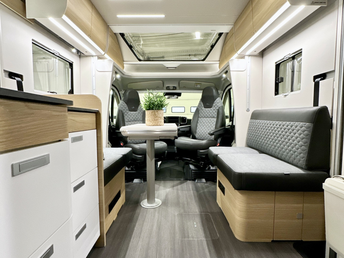 Adria MATRIX PLUS 670 DL Face to Face, bild 17 av 19