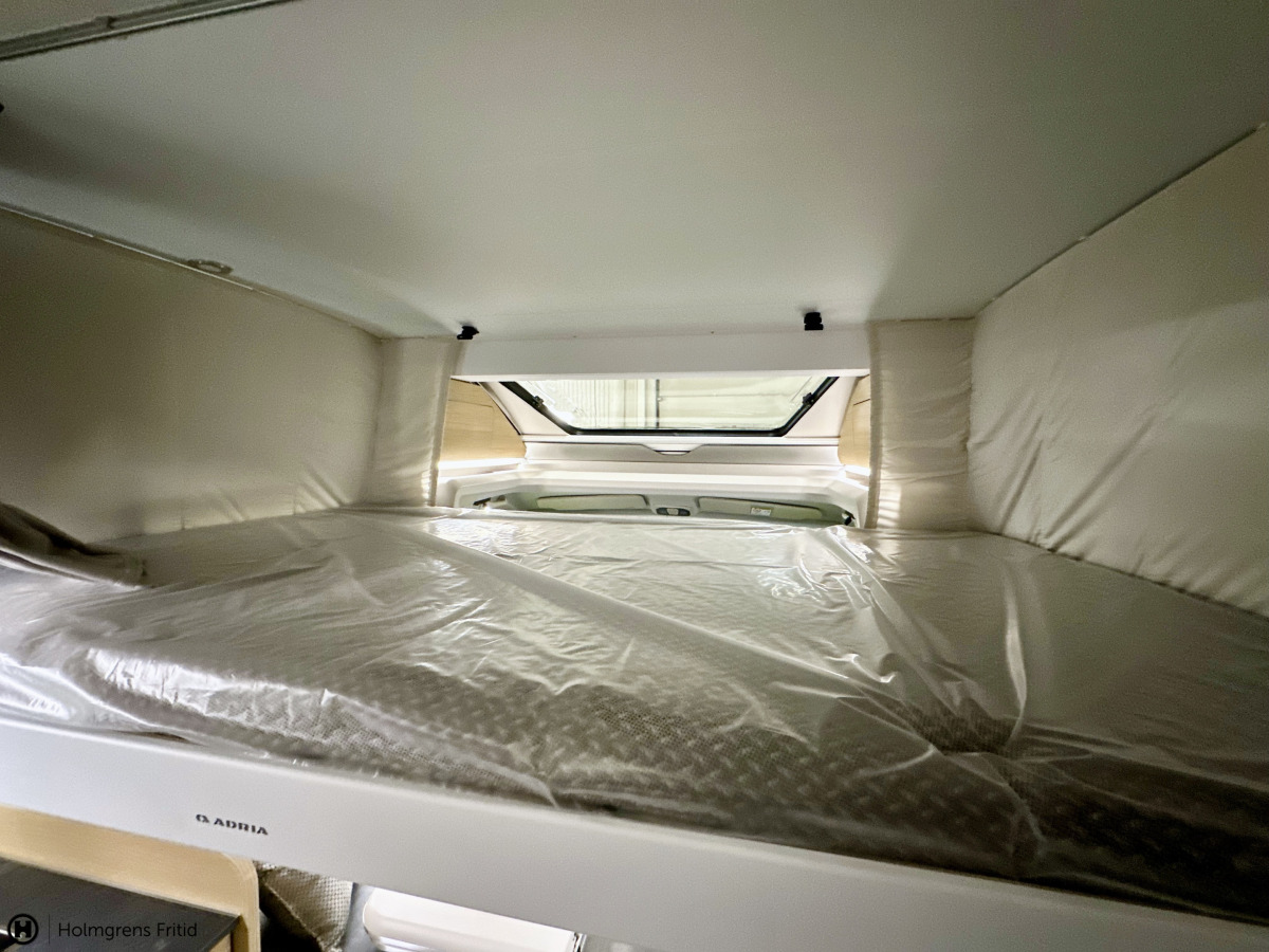 Adria MATRIX PLUS 670 DL Face to Face, bild 18 av 19