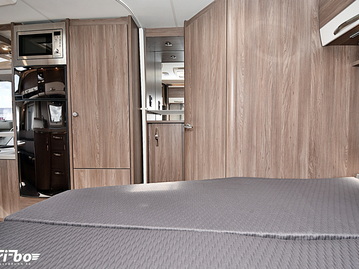 Knaus 580 UF Scandinavian Selection, Dubbelbädd, bild 16 av 26