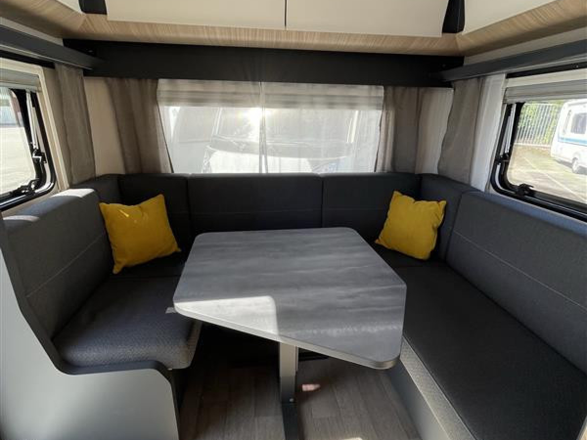 Hobby 495 UL MAXIA // SMIDIG HUSVAGN PERFEKT FÖR TVÅ // CYKELSTÄLL, bild 6 av 14