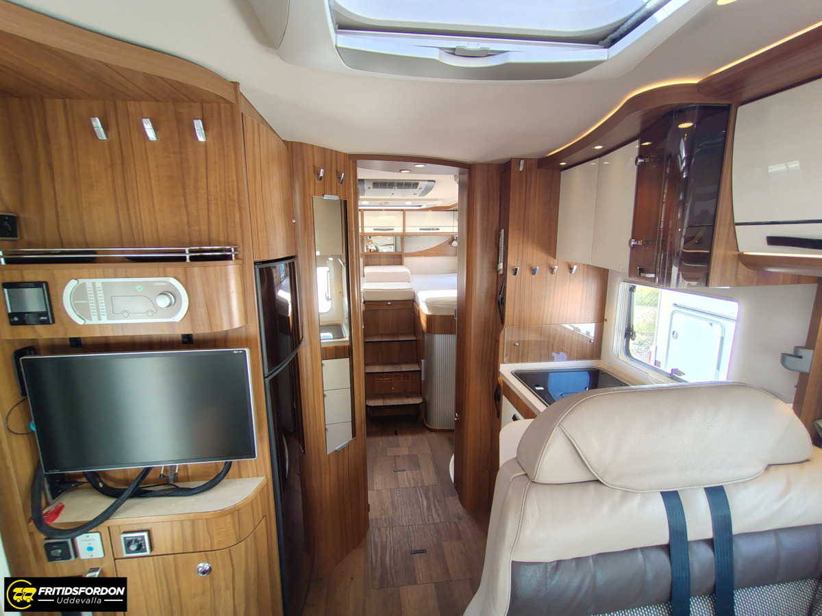 Hymer B 680 Hydraliska stödben Aut, bild 10 av 20