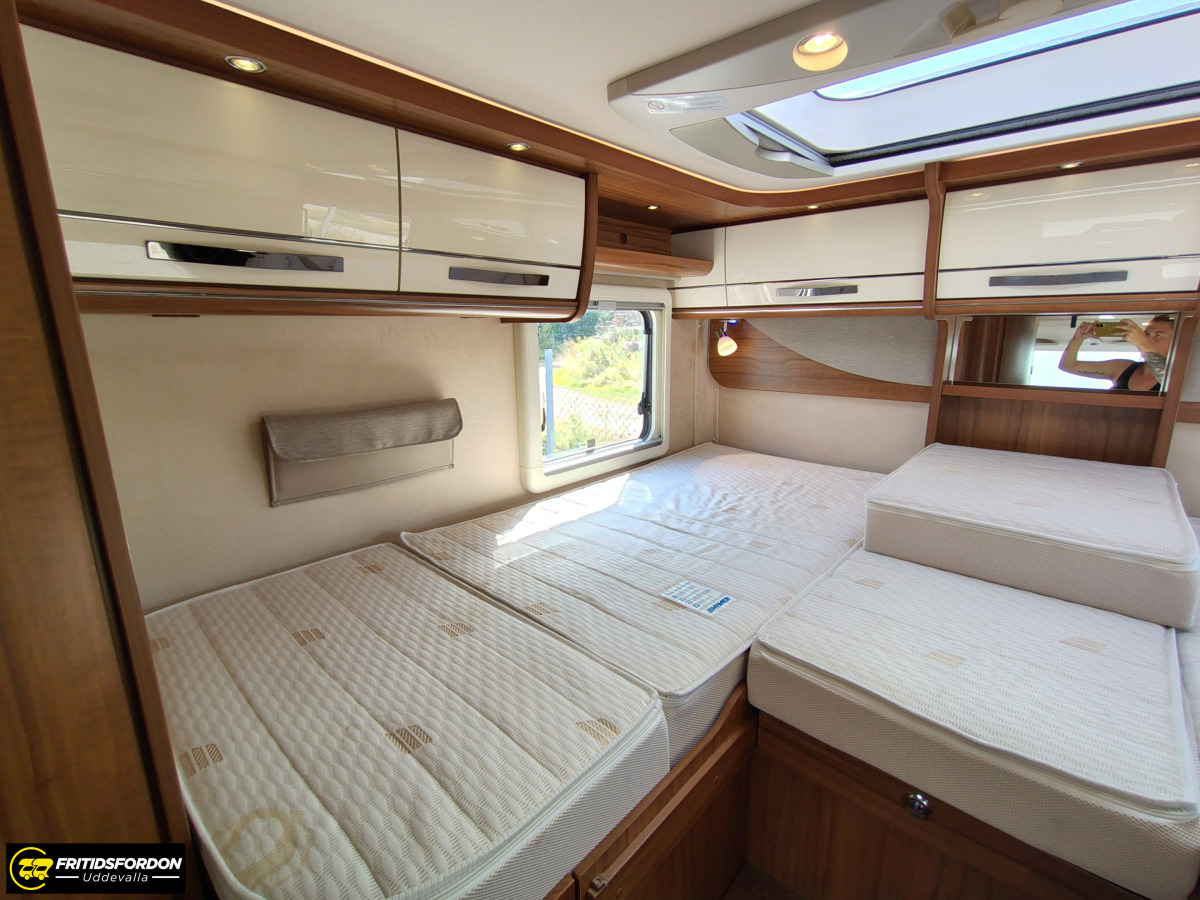 Hymer B 680 Hydraliska stödben Aut, bild 16 av 20
