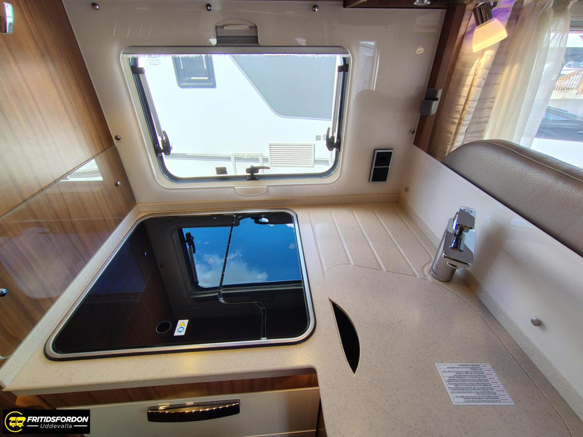 Hymer B 680 Hydraliska stödben Aut, bild 11 av 20