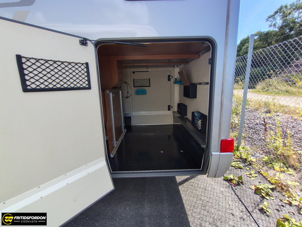 Hymer B 680 Hydraliska stödben Aut, bild 5 av 20