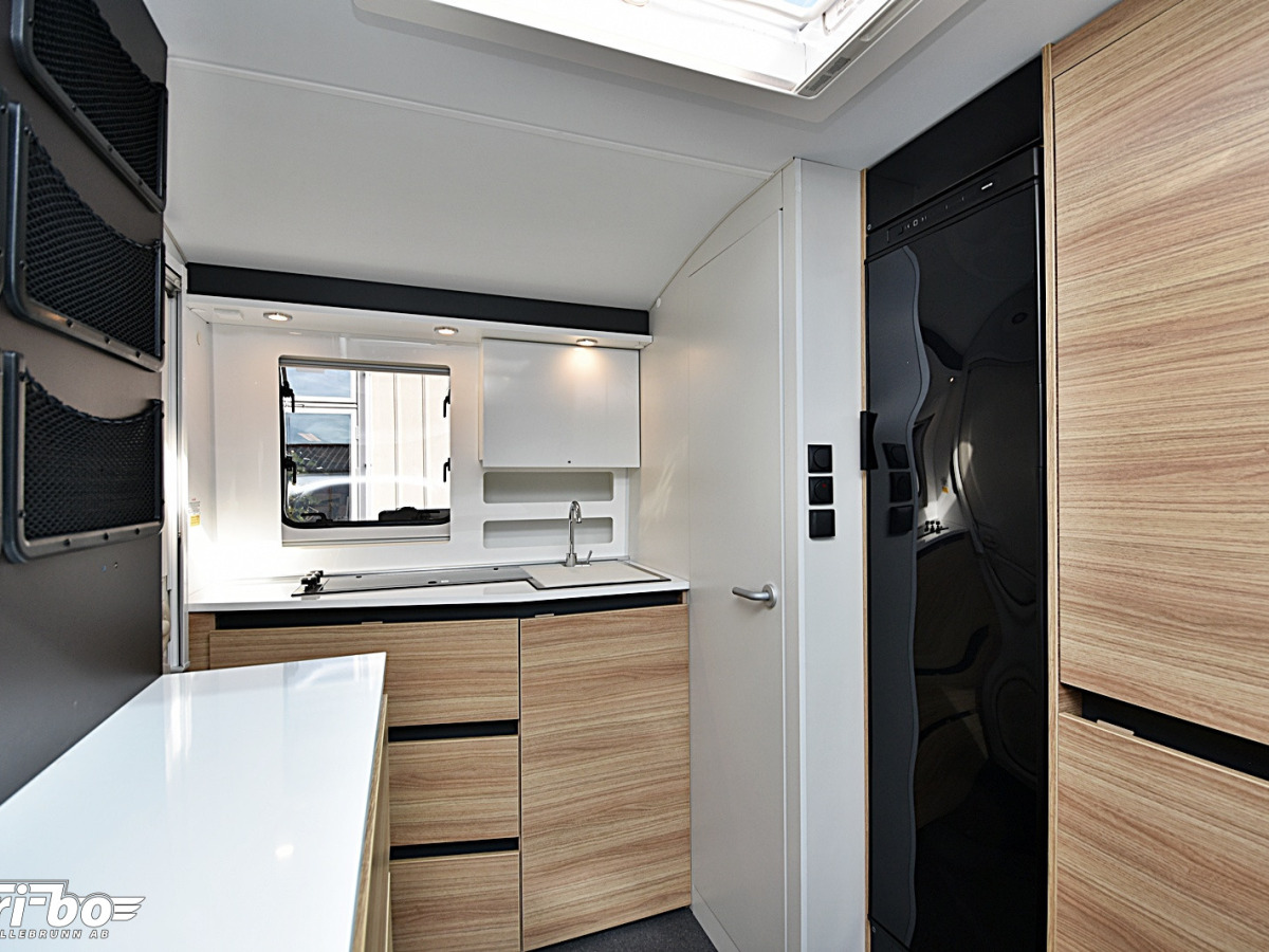 Adria 391 LH Action Sport, Långbäddar, bild 13 av 20