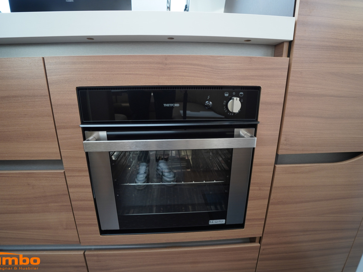 Adria ALPINA 663 HT Förtält AC, bild 6 av 18