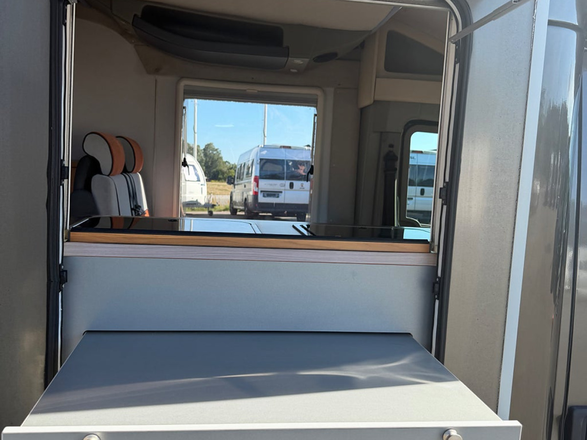 Bürstner Mega Van T675 4 sovplatser, bild 5 av 20