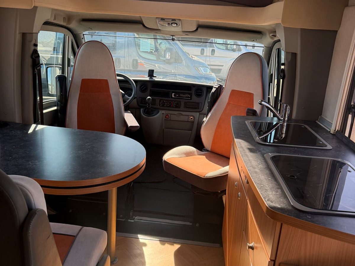 Bürstner Mega Van T675 4 sovplatser, bild 8 av 20