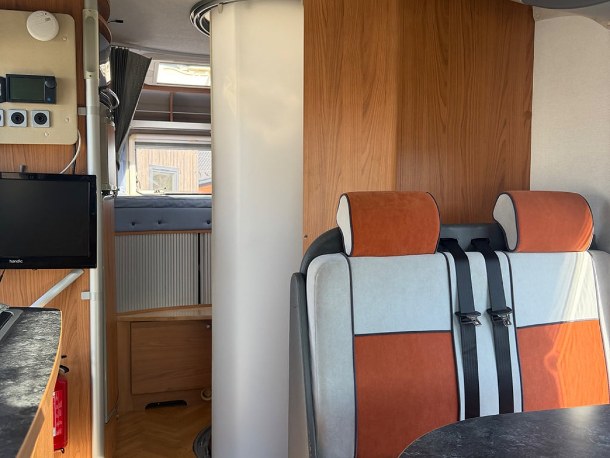 Bürstner Mega Van T675 4 sovplatser, bild 10 av 20
