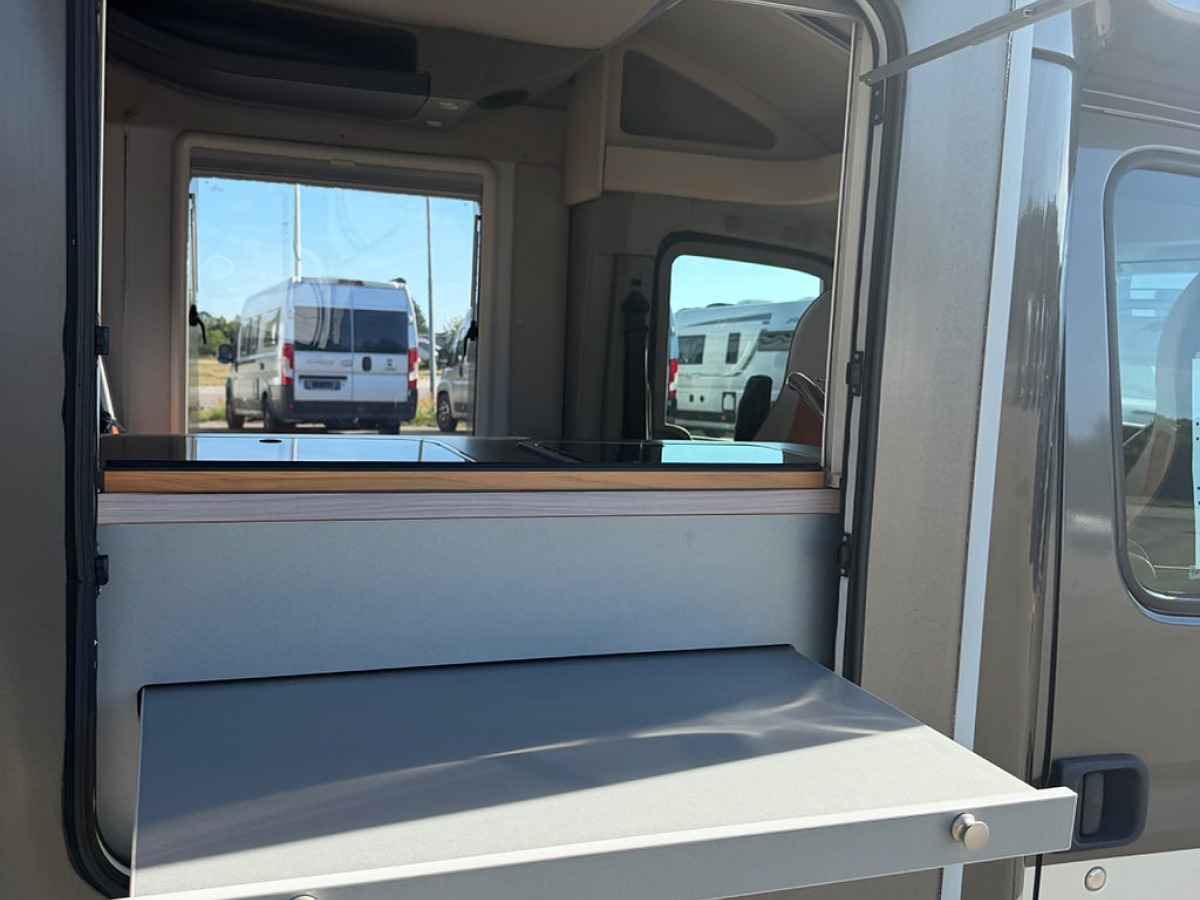 Bürstner Mega Van T675 4 sovplatser, bild 12 av 20