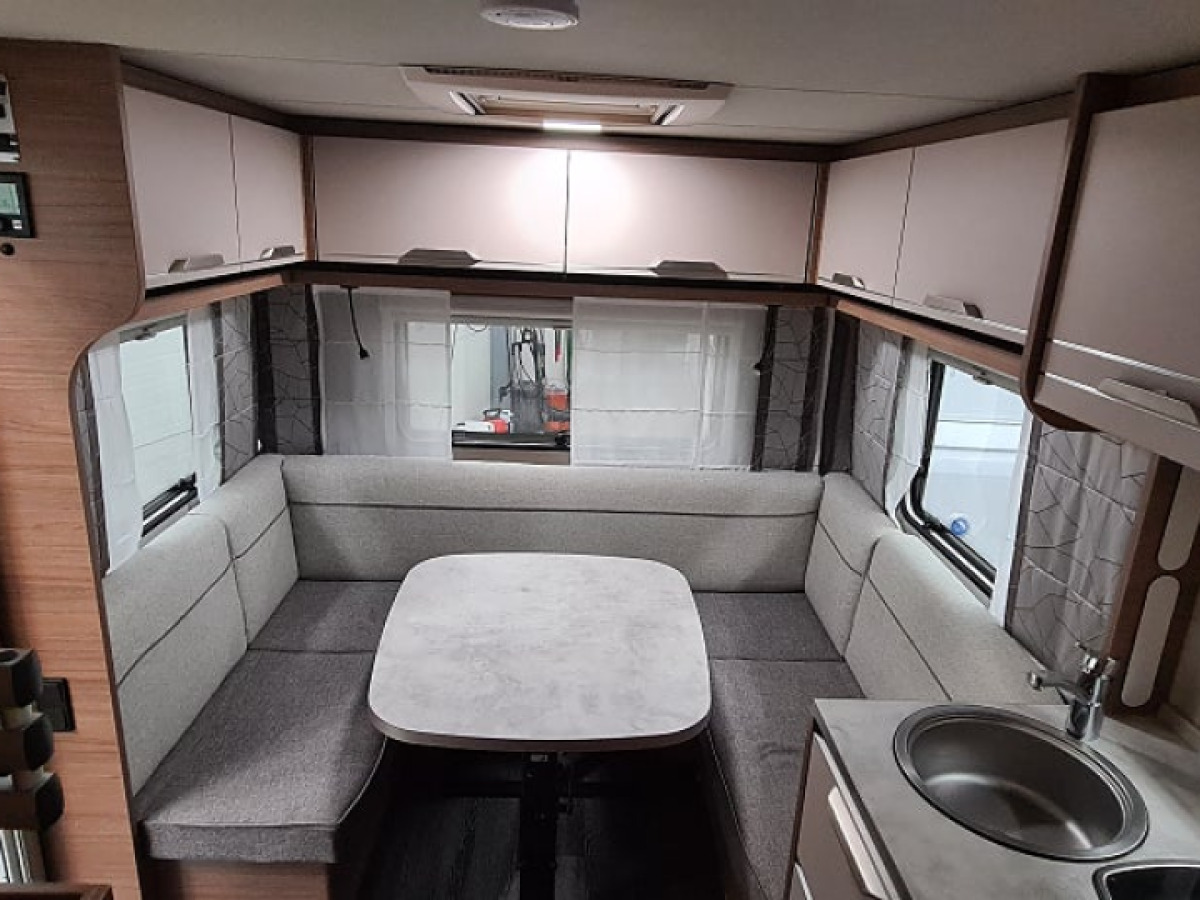 Knaus 450 FU Sport, bild 4 av 9