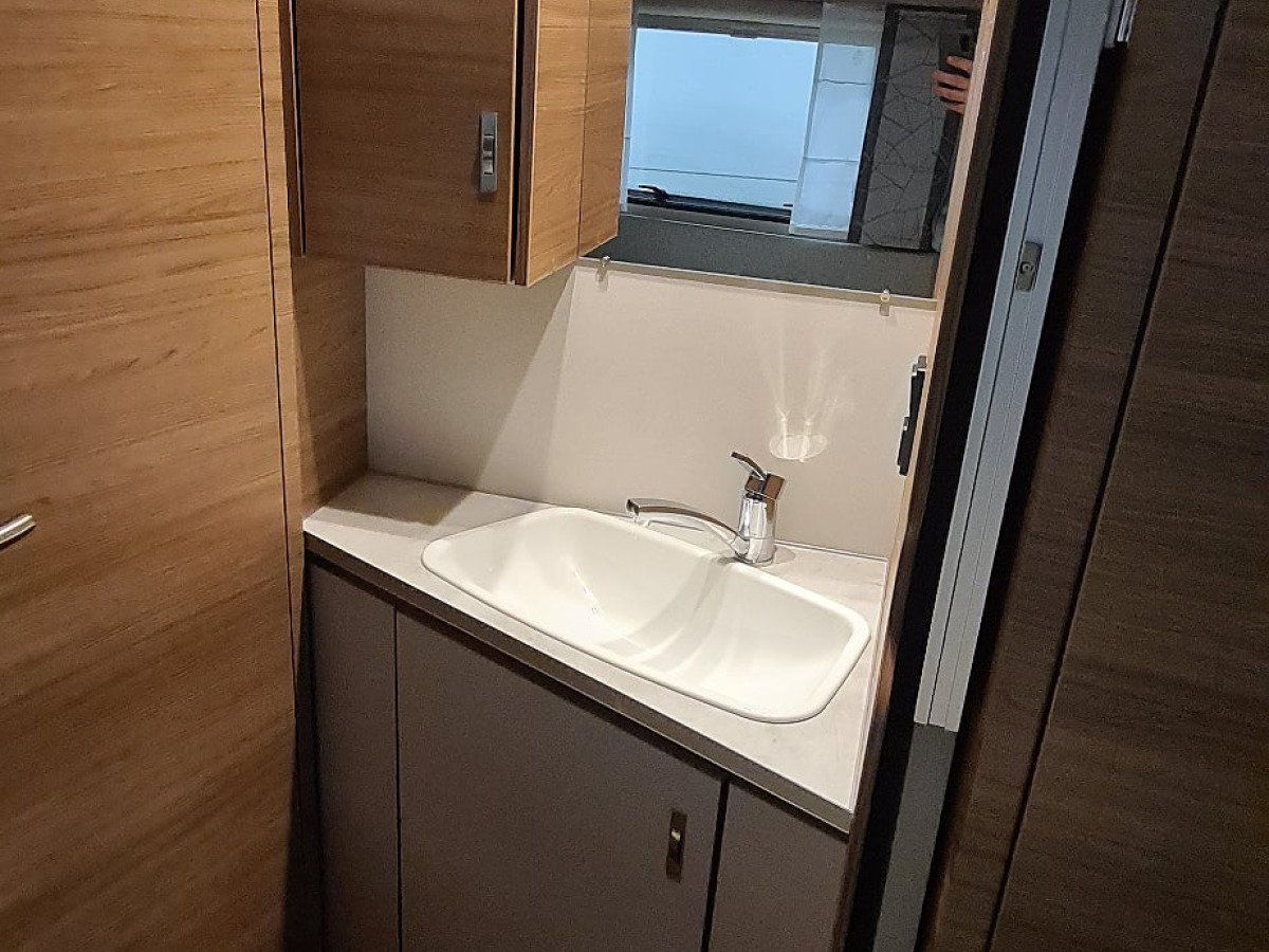 Knaus 450 FU Sport, bild 8 av 9