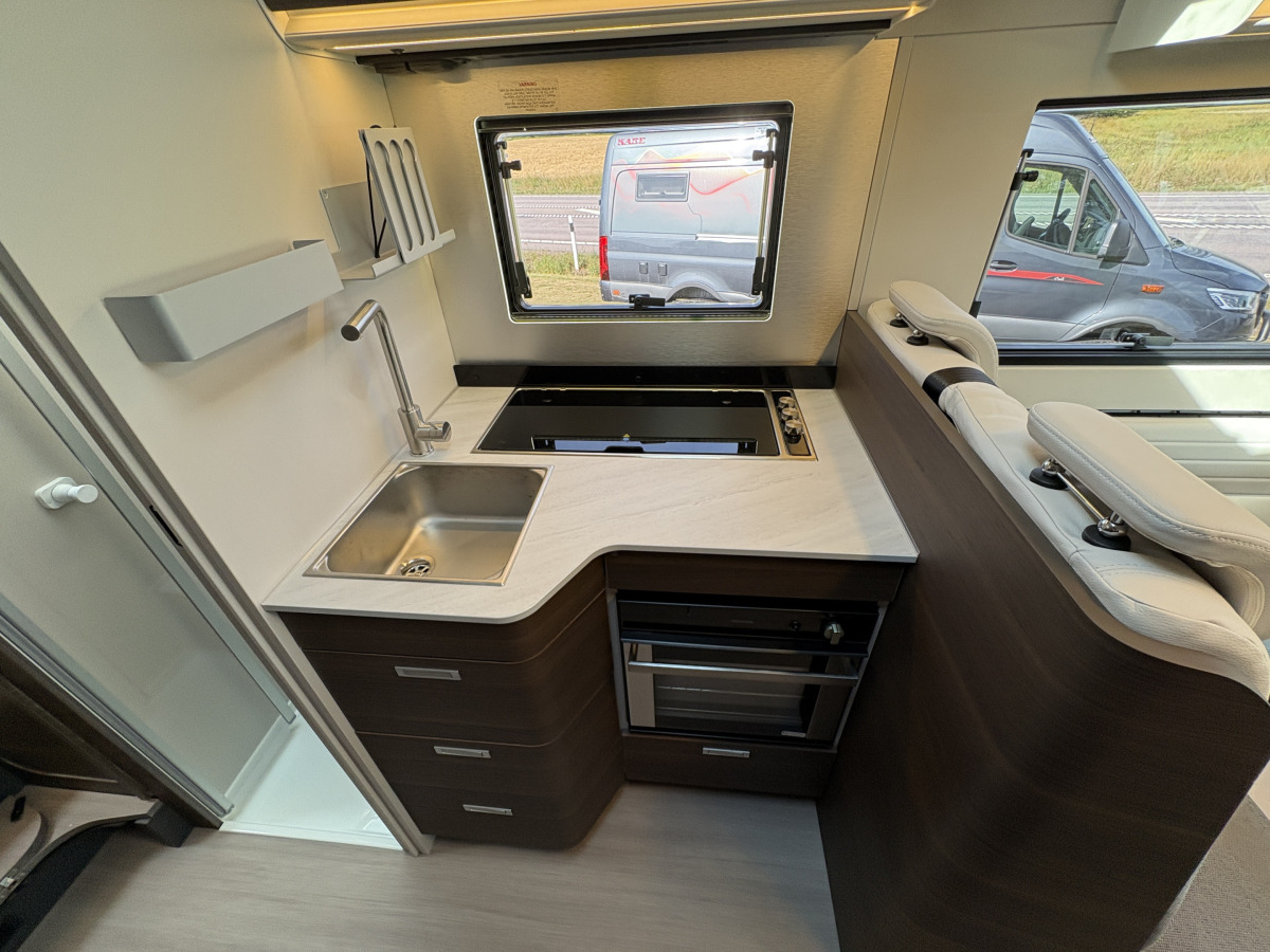 Adria MATRIX SUPREME 670 SL - Fiat MultiJet3 180HP (131 kW) HD 44H, bild 10 av 19