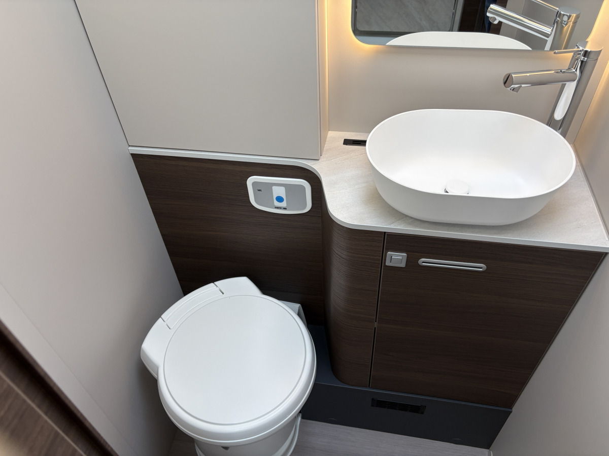 Adria MATRIX SUPREME 670 SL - Fiat MultiJet3 180HP (131 kW) HD 44H, bild 13 av 19