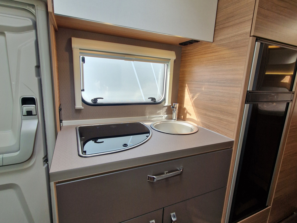 Weinsberg CaraHome 650 DG // LAGERRENSNING//, bild 4 av 12
