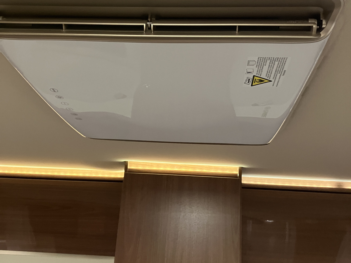 Eura Mobil IL 720 EBF / Låga långbäddar / AC bodel, bild 12 av 14