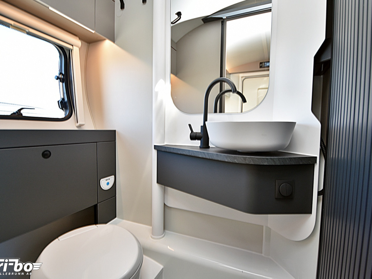 Adria 391 LH Action Sport, Långbäddar, bild 19 av 25