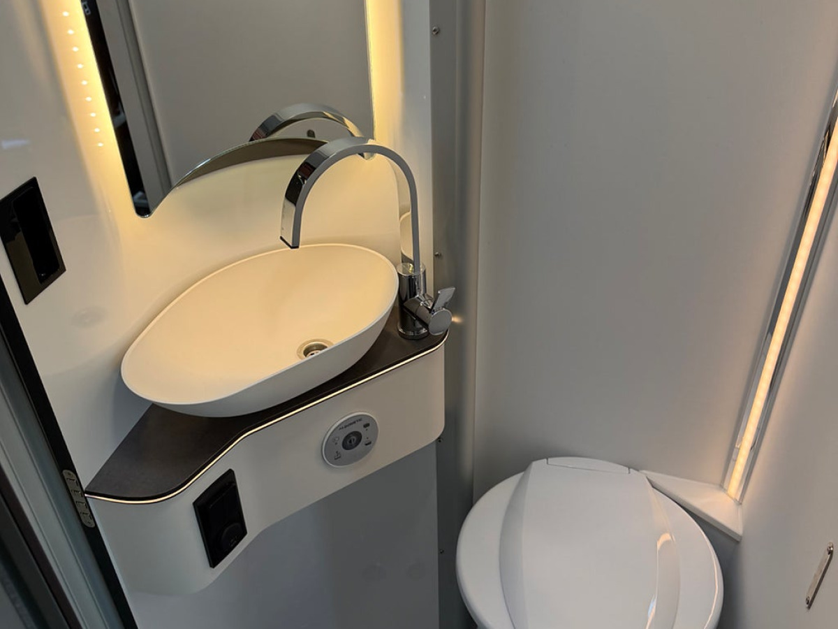 Pössl Summit 600 LE Shine Elegance 180 hk Aut, bild 15 av 15