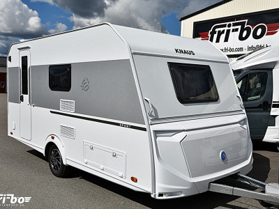 Knaus 420 QD Sport, Dubbelbädd