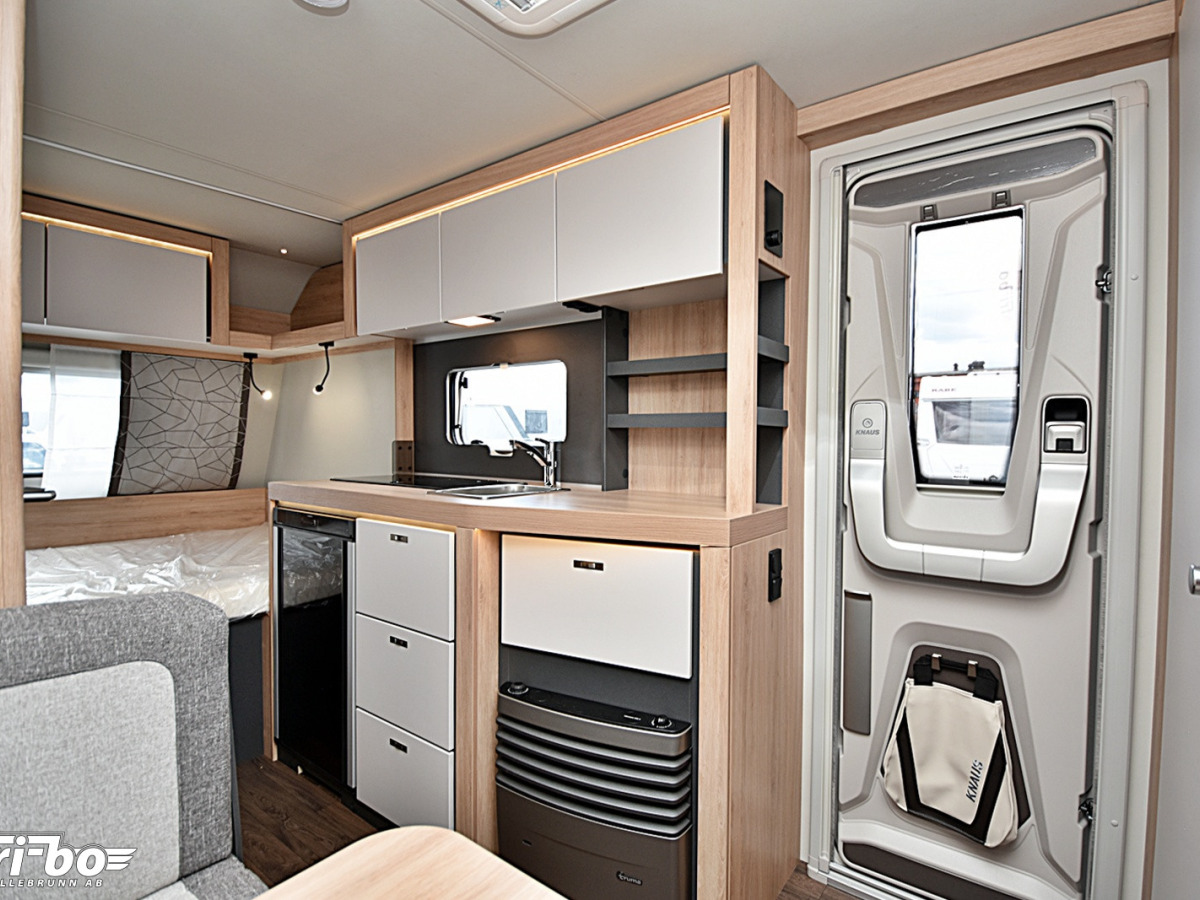 Knaus 420 QD Sport, Dubbelbädd, bild 7 av 23