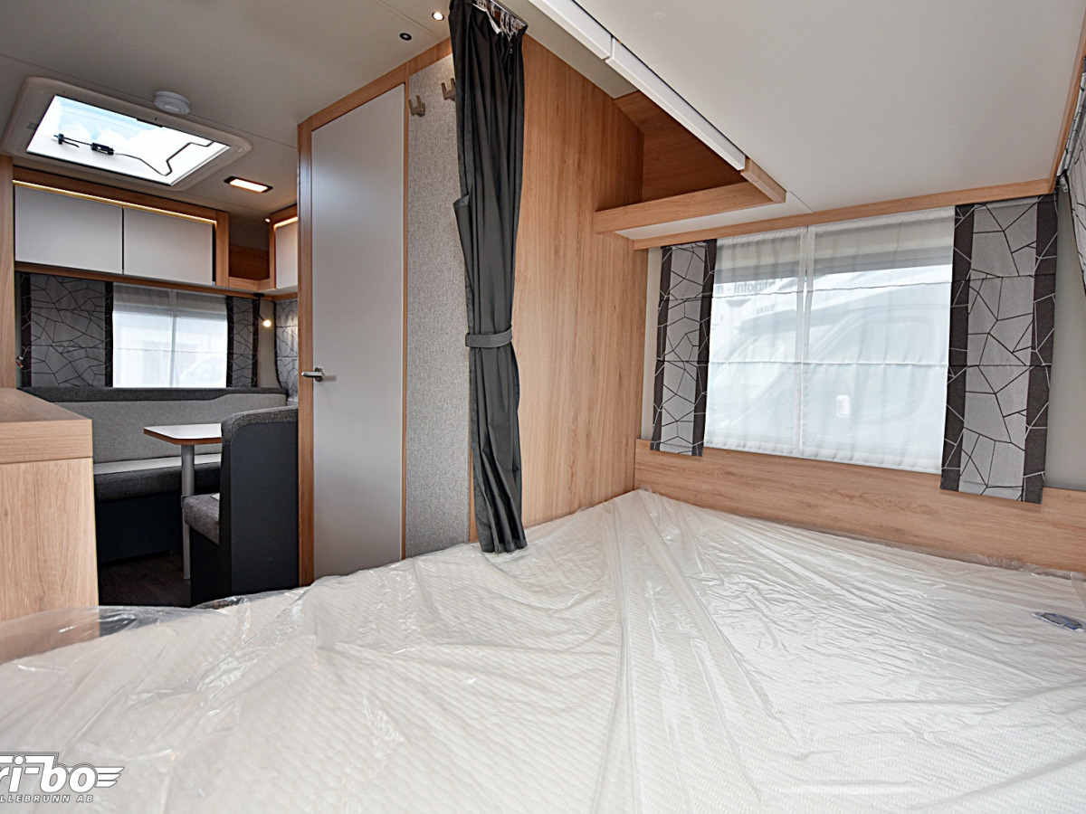 Knaus 420 QD Sport, Dubbelbädd, bild 13 av 23