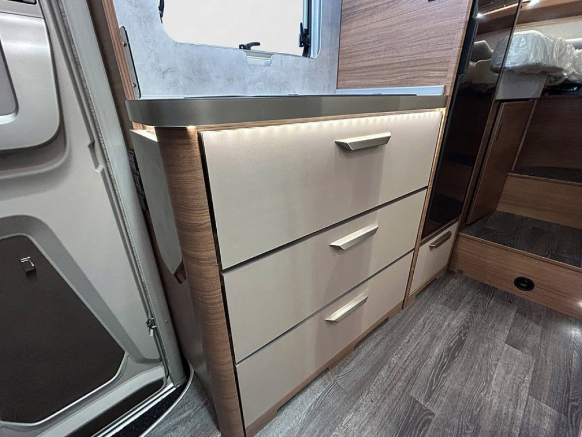 Knaus VAN TI VW 640 MEG VANSATION 163hk AUTOMAT DIESELVÄRMARE, bild 14 av 39