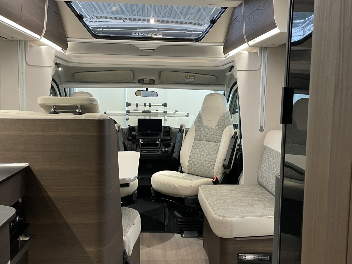 Adria MATRIX SUPREME 670SL, bild 14 av 15