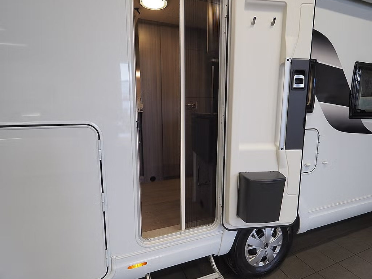 Hobby A70 GFM On tour B-kort 6 bäddar AC 3500kg, bild 6 av 17