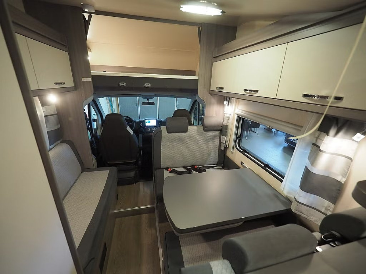 Hobby A70 GFM On tour B-kort 6 bäddar AC 3500kg, bild 7 av 17