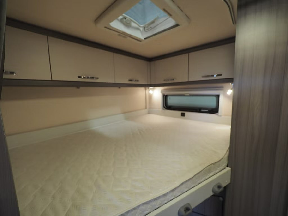 Hobby A70 GFM On tour B-kort 6 bäddar AC 3500kg, bild 10 av 17