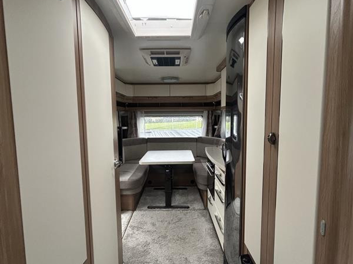 Hobby 540 UL DE LUXE / AC / Ugn / Elektrisk golvvärme /, bild 12 av 14