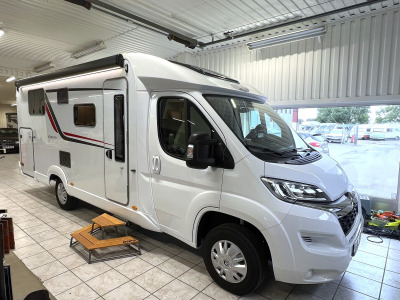 Bürstner Nexxo Van T 700 Queenbädd