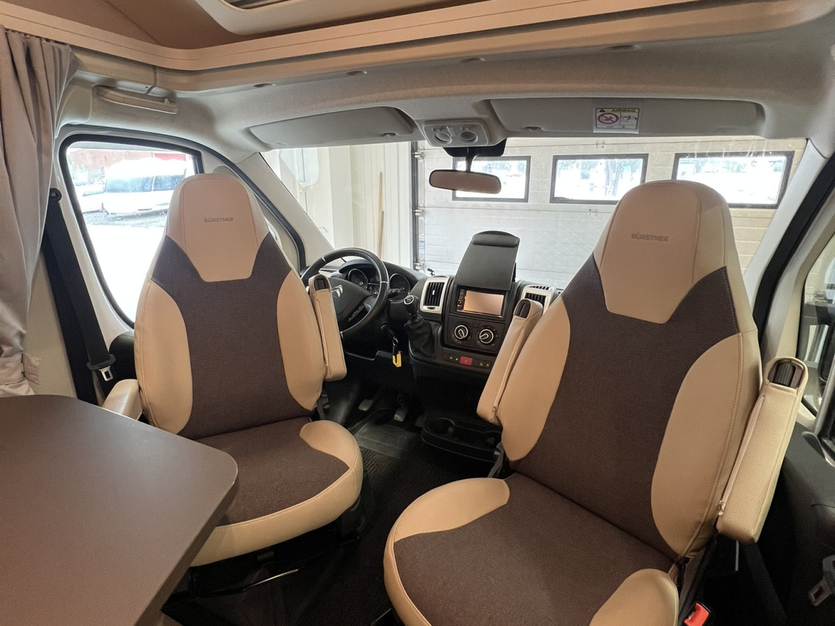 Bürstner Nexxo Van T 700 Queenbädd, bild 5 av 16