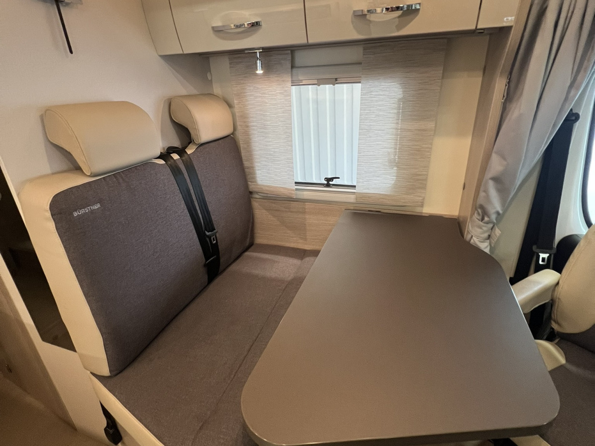 Bürstner Nexxo Van T 700 Queenbädd, bild 7 av 16