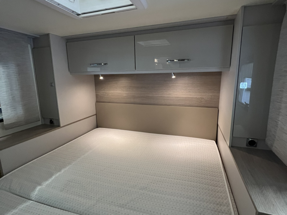 Bürstner Nexxo Van T 700 Queenbädd, bild 12 av 16