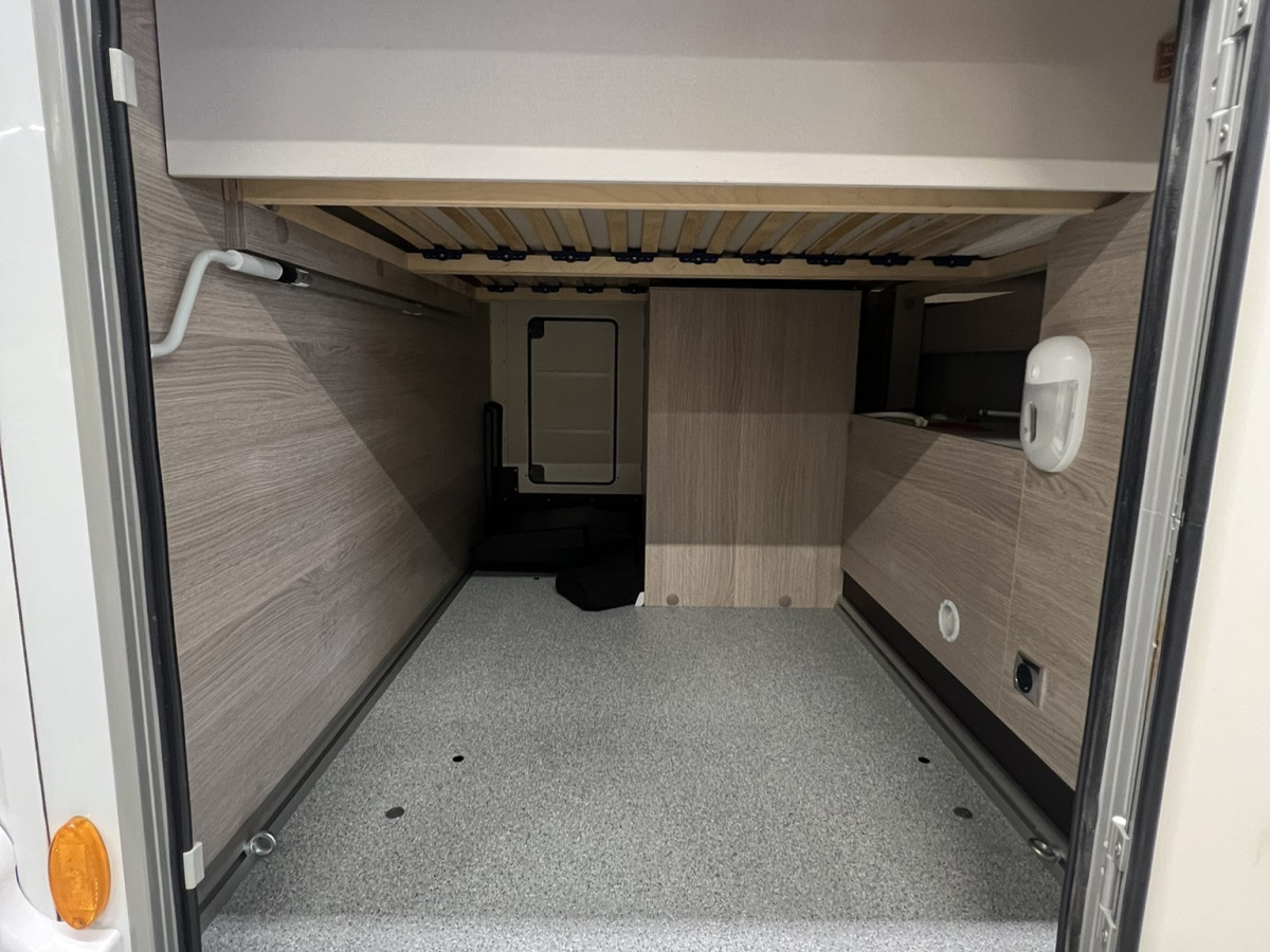 Bürstner Nexxo Van T 700 Queenbädd, bild 15 av 16