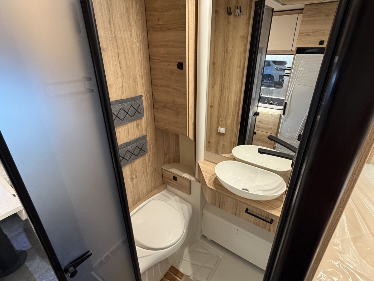 Eura Mobil XTURA 686 EF, bild 7 av 9