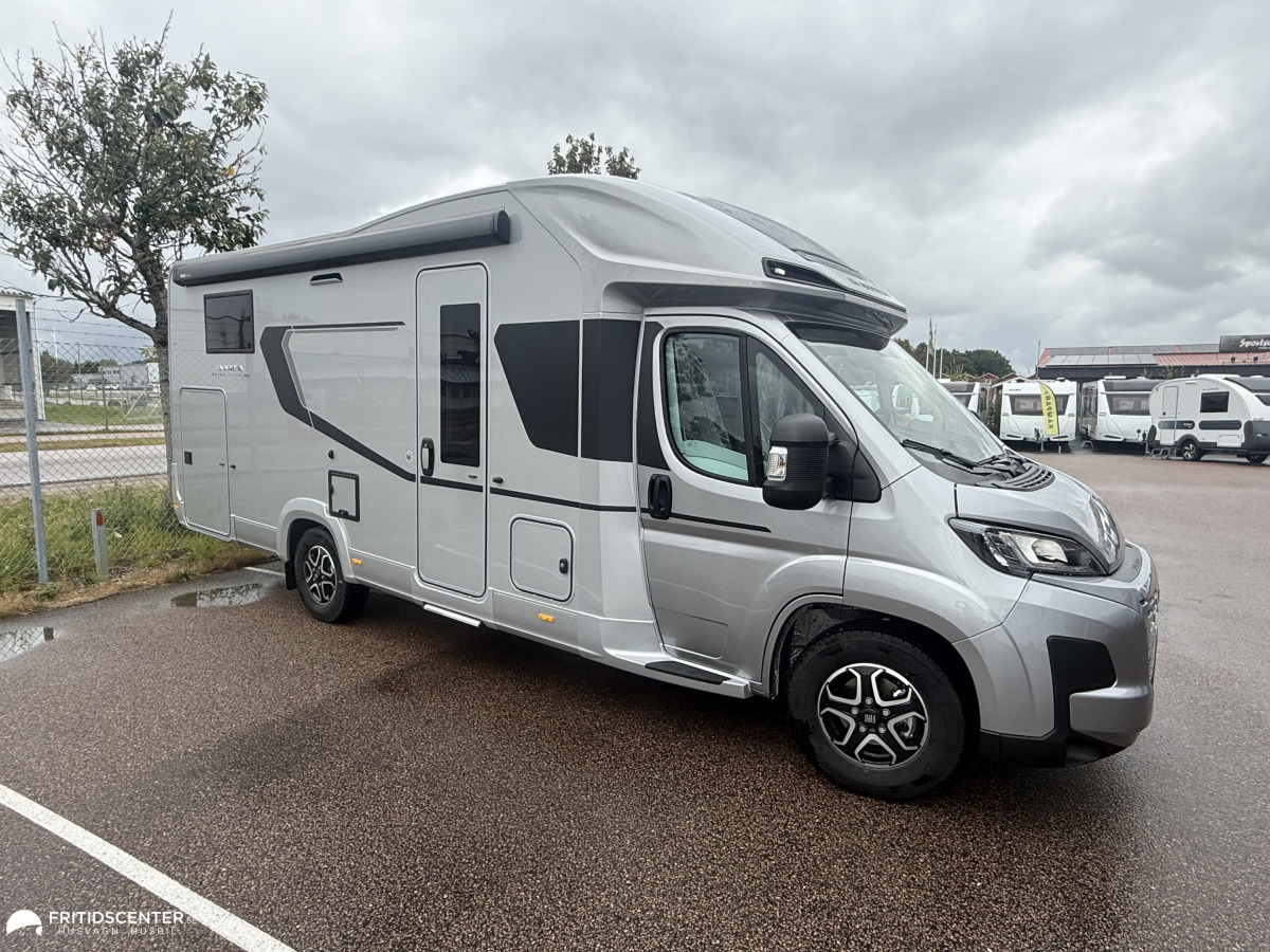 Adria MATRIX SUPREME 670 SL 140HP *Finns i Butik för påseende*, bild 1 av 7