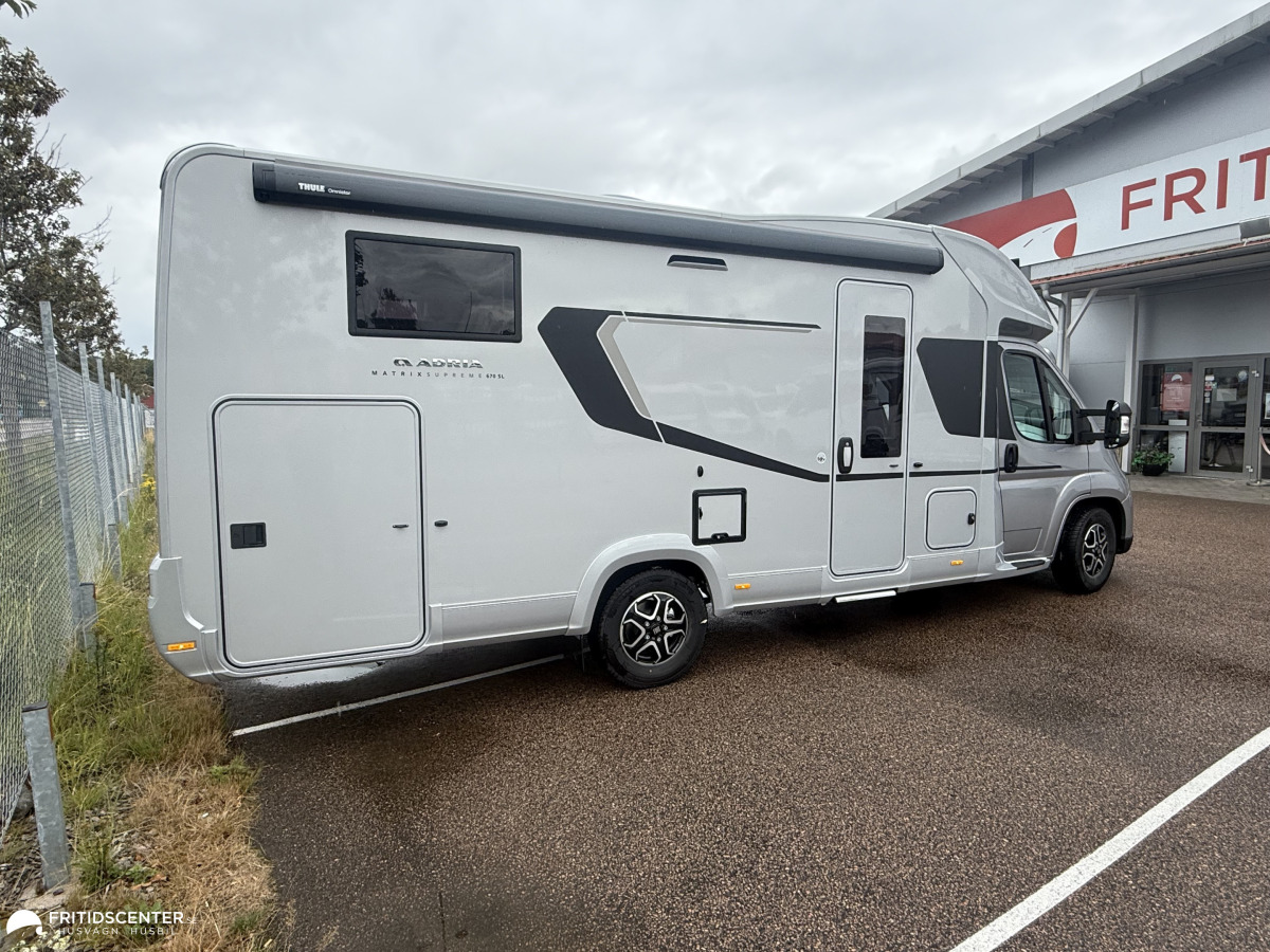 Adria MATRIX SUPREME 670 SL 140HP *Finns i Butik för påseende*, bild 3 av 7